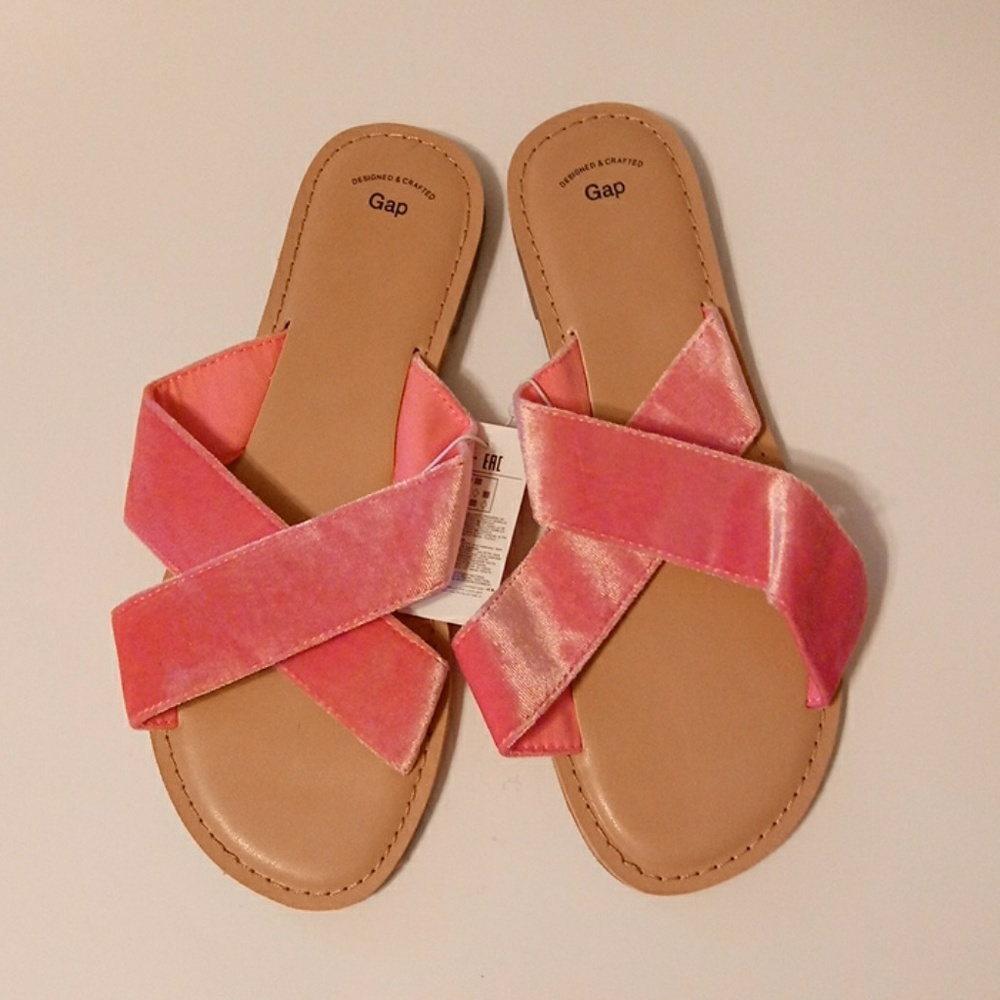 NWT. Pink velvet x-strap cross strap sandals slide